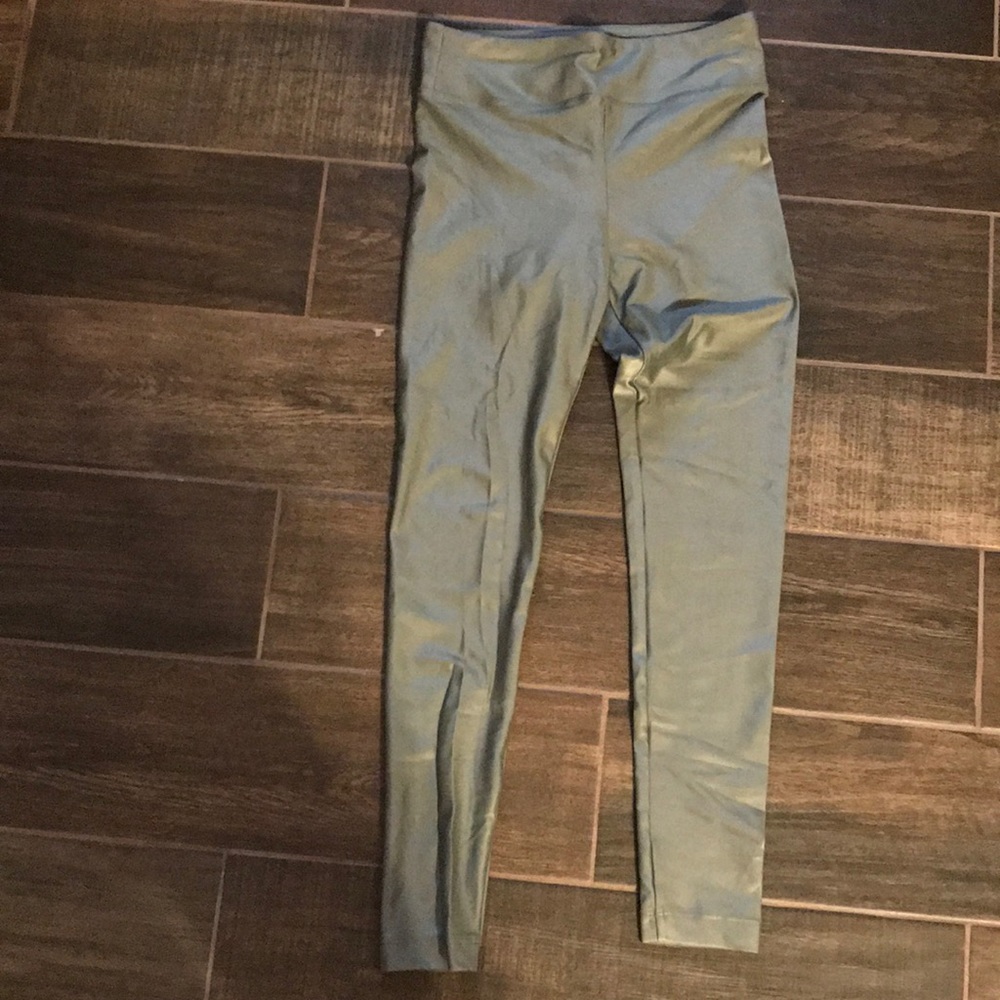 Koral Lustrous High rise legging in color Agave
